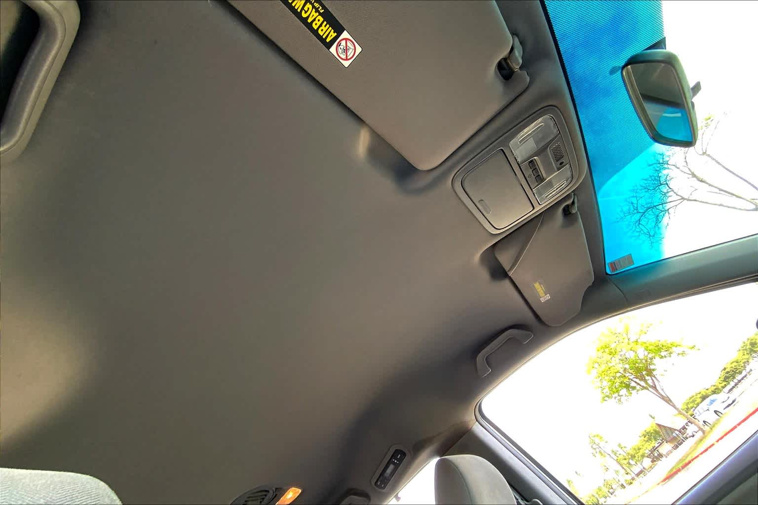 Thumbnail: 2010 Honda Odyssey - 29