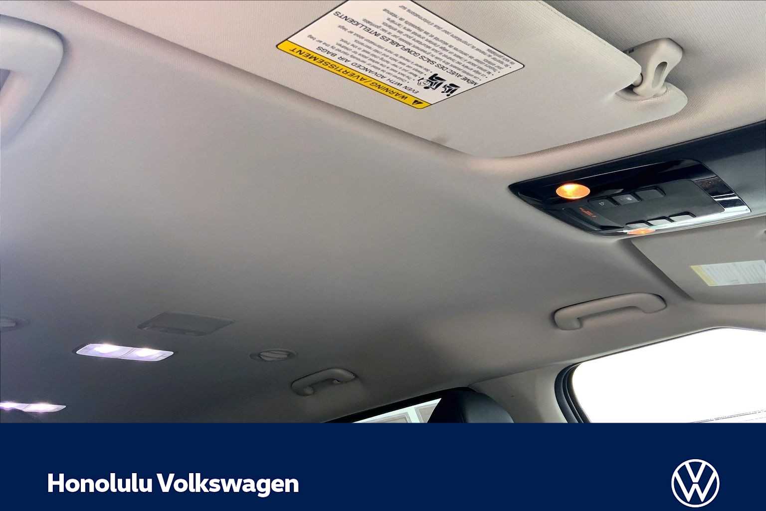 Thumbnail: 2023 Kia Carnival - 30