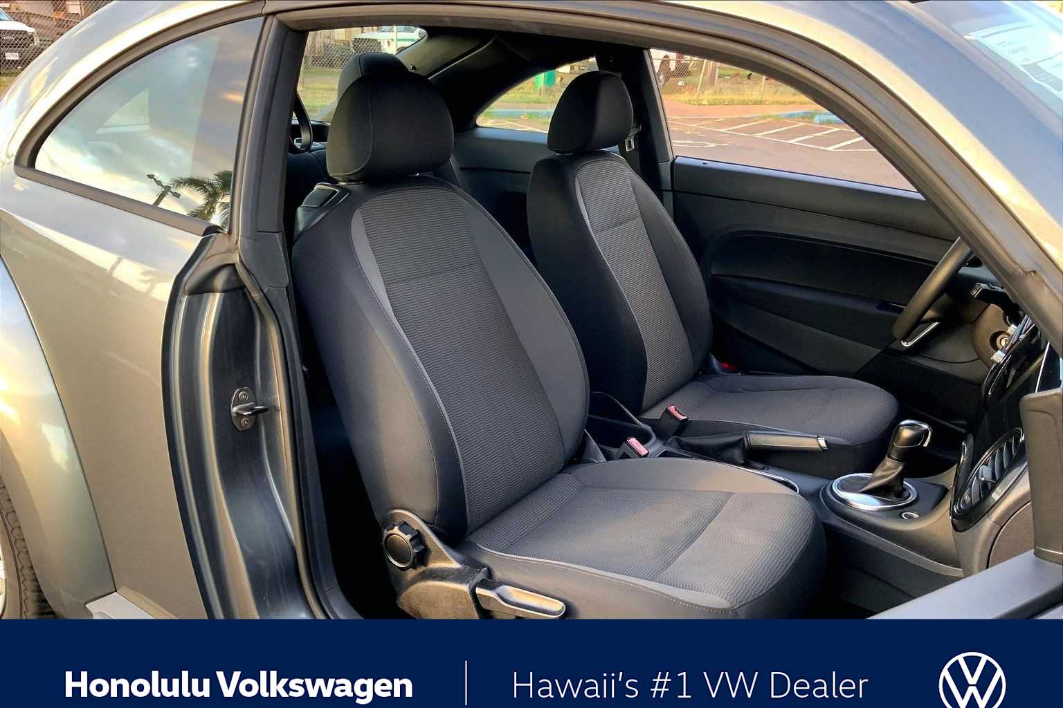 Thumbnail: 2013 Volkswagen Beetle - 11