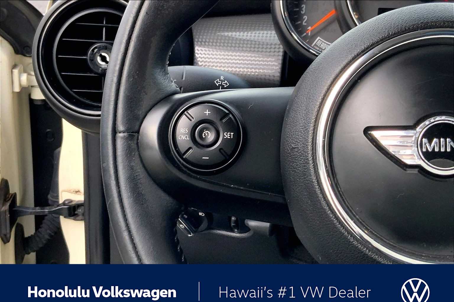 Thumbnail: 2017 MINI Cooper Hardtop - 23