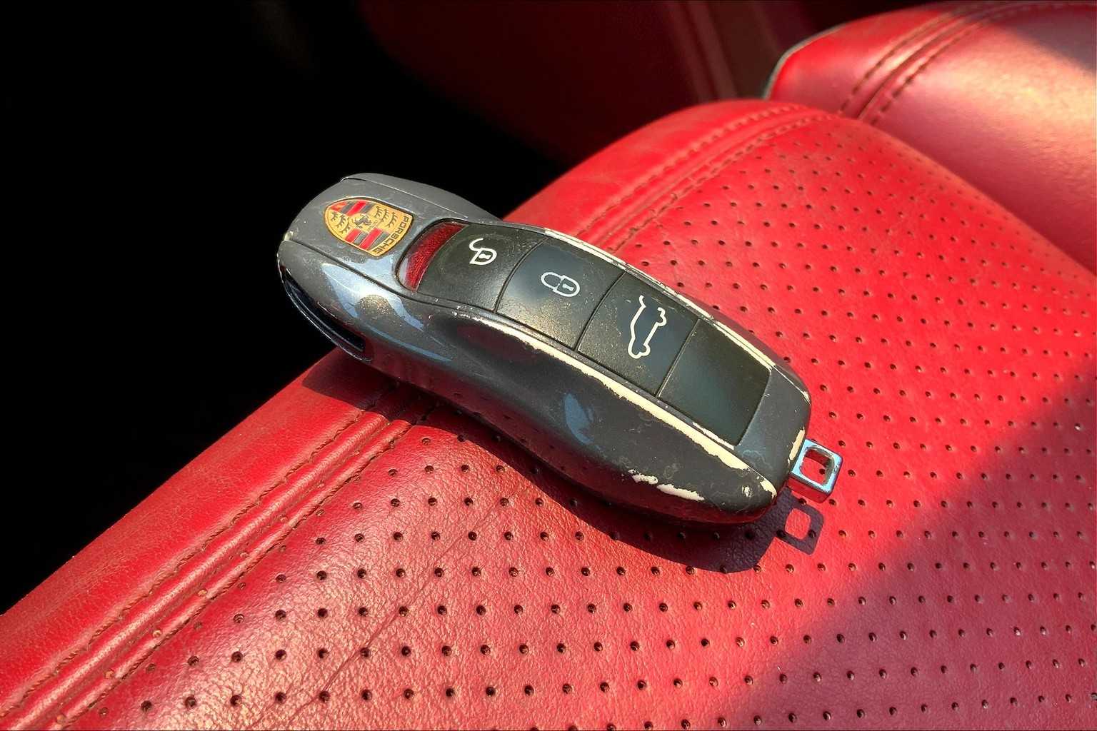 Thumbnail: 2015 Porsche Macan - 18