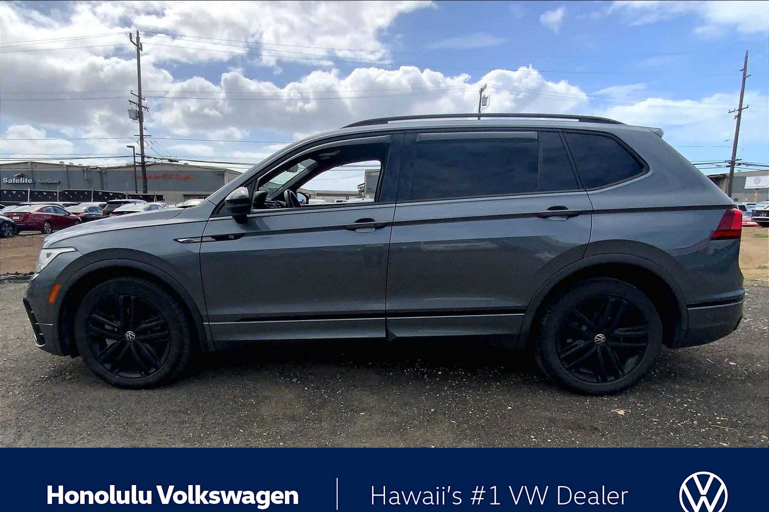 Thumbnail: 2022 Volkswagen Tiguan - 3