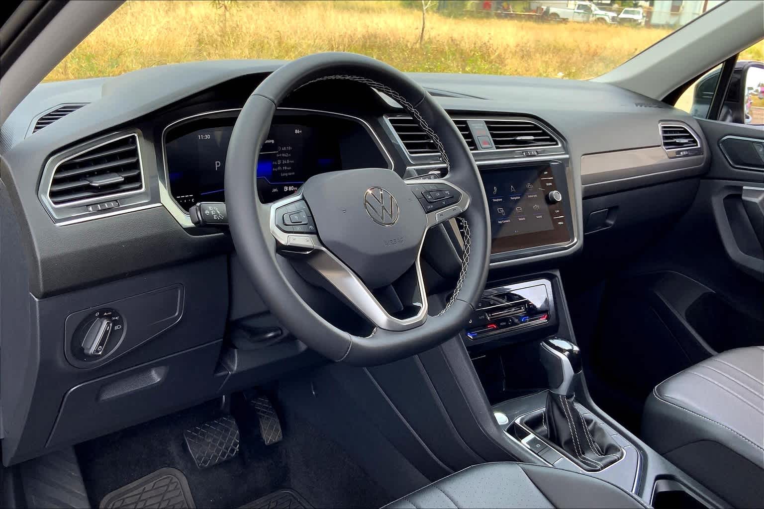 Used 2024 Volkswagen Tiguan SE with VIN 3VVNB7AX0RM122079 for sale in Honolulu, HI
