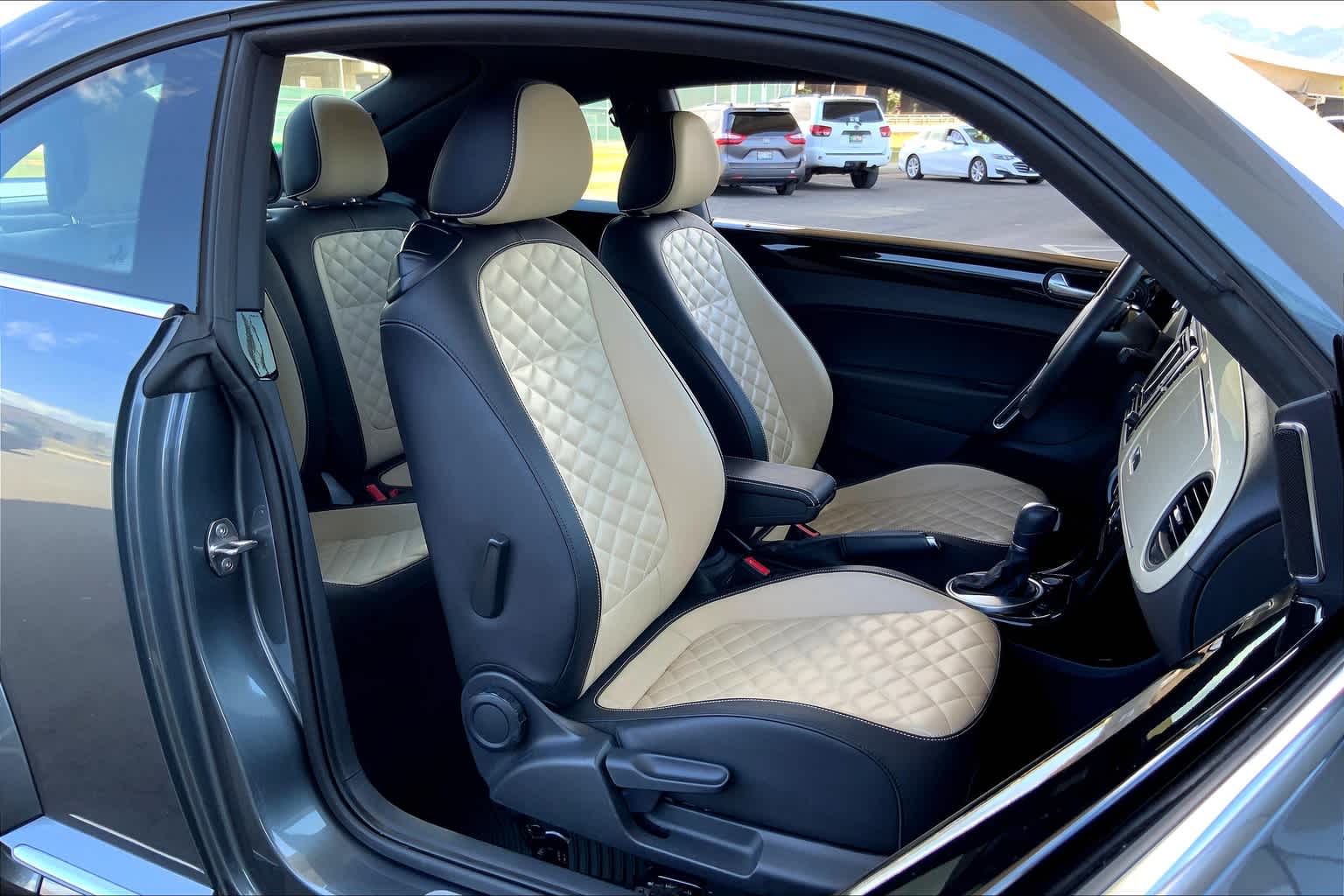 Thumbnail: 2019 Volkswagen Beetle - 11