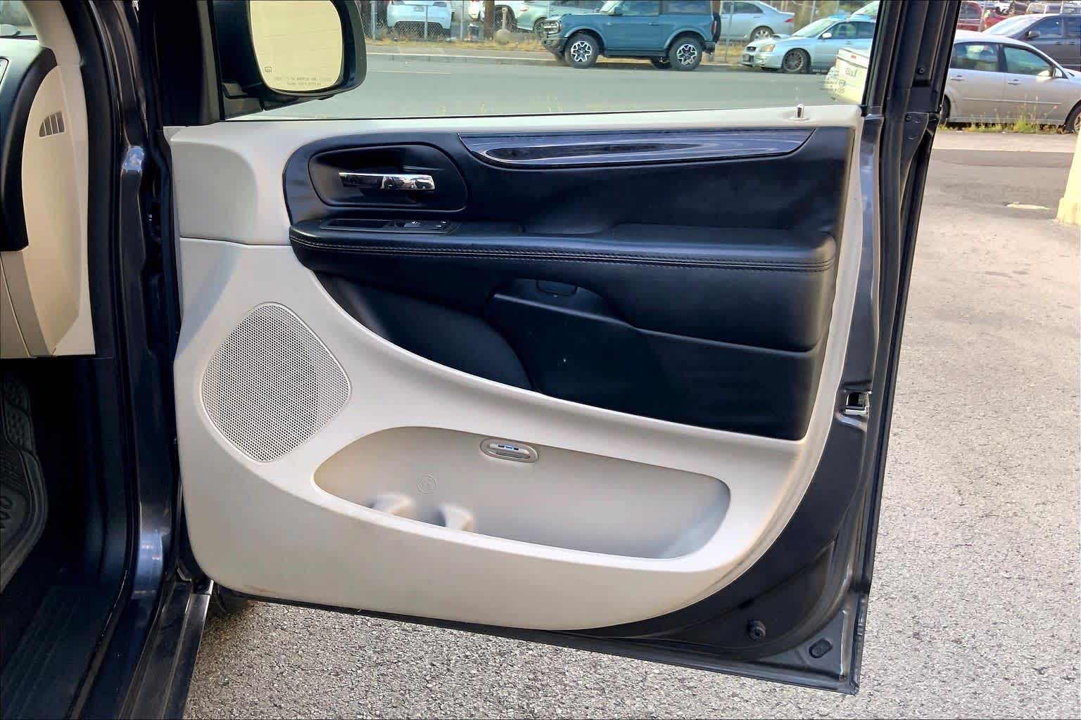 Thumbnail: 2019 Dodge Grand Caravan - 28