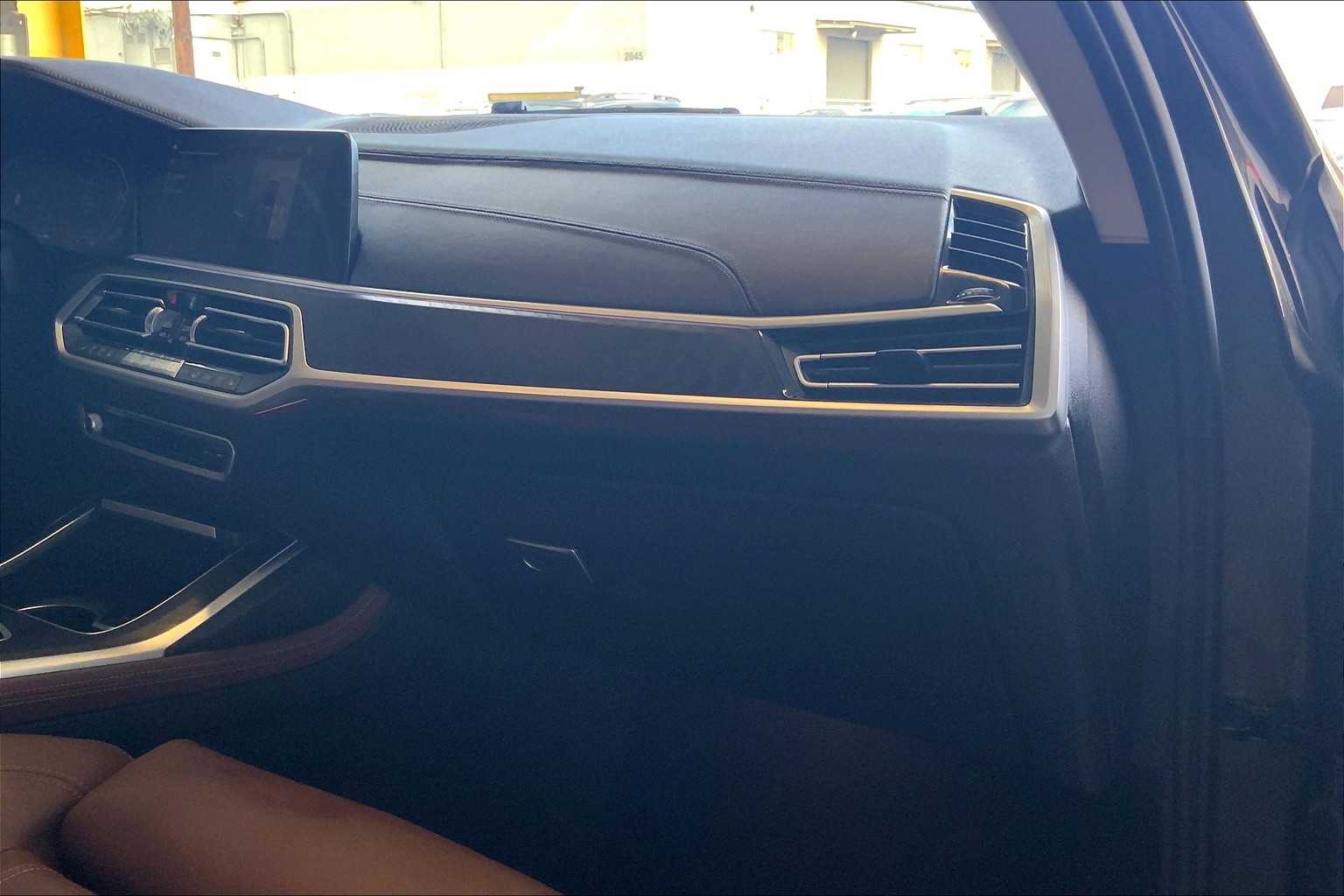 2022 BMW X7 xDrive40i 22