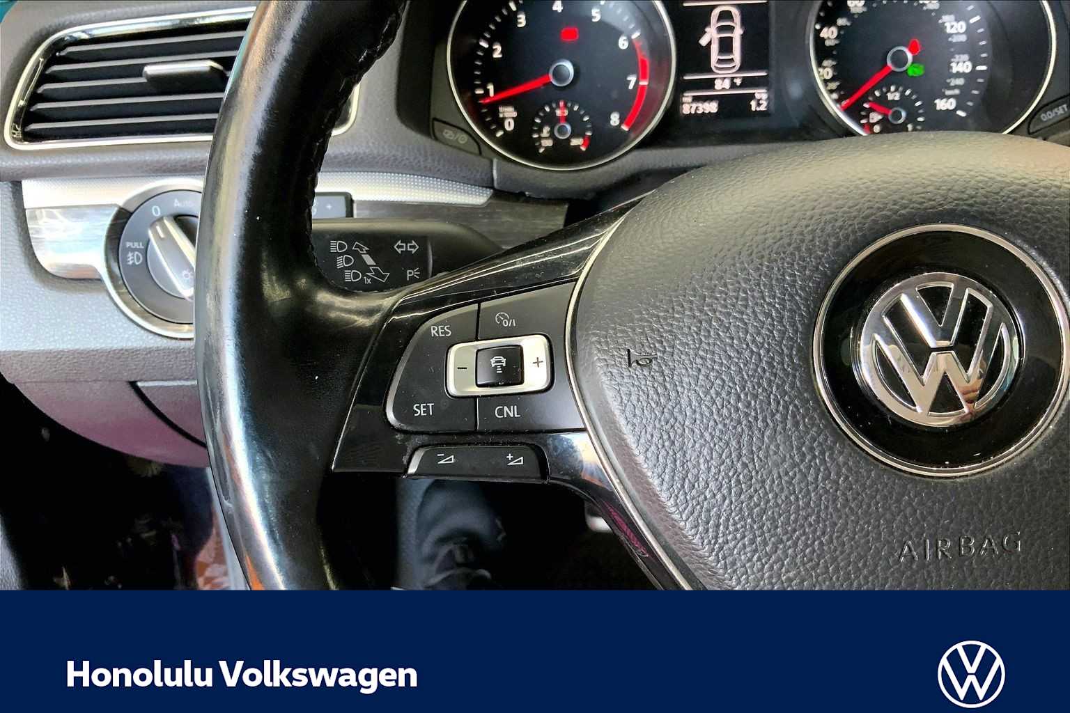 Thumbnail: 2018 Volkswagen Passat - 22