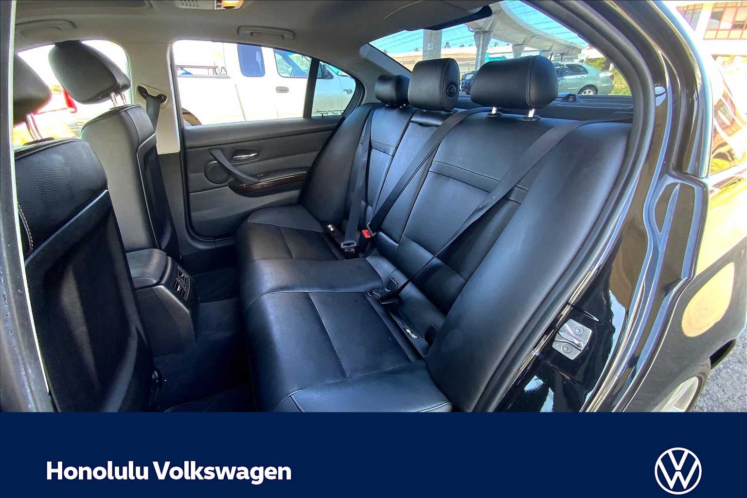 Thumbnail: 2011 BMW 3 Series - 27