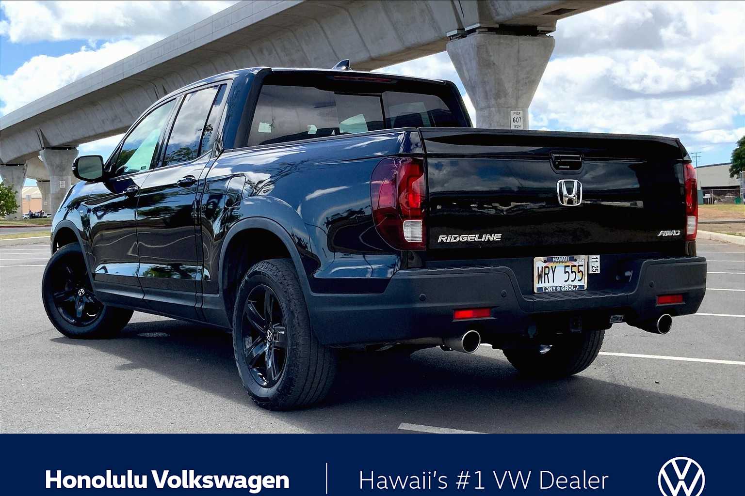 2022 Honda Ridgeline Black Edition photo 2