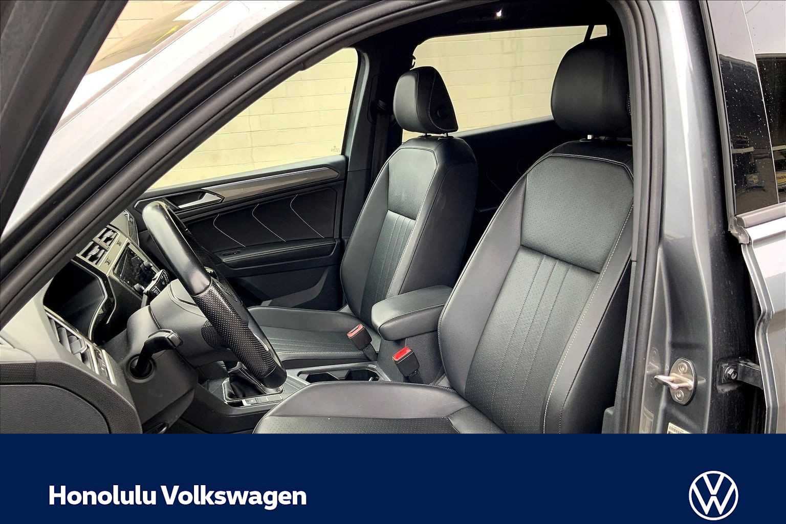 Thumbnail: 2023 Volkswagen Tiguan - 10