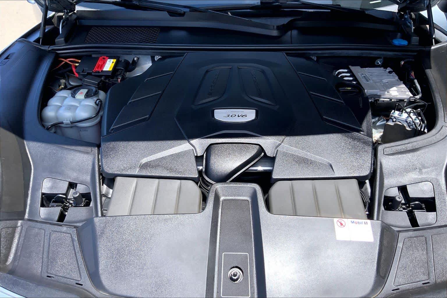 Thumbnail: 2020 Porsche Cayenne - 9