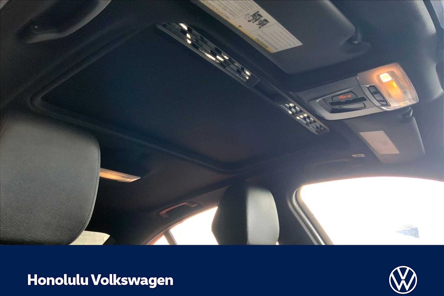 Thumbnail: 2017 BMW 3 Series - 29