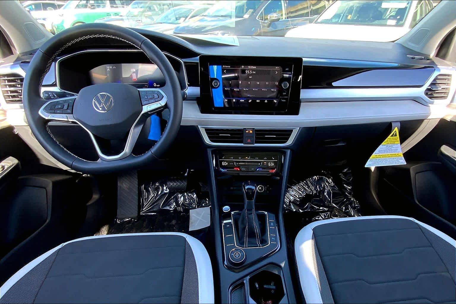 Thumbnail: 2026 Volkswagen Taos - 10