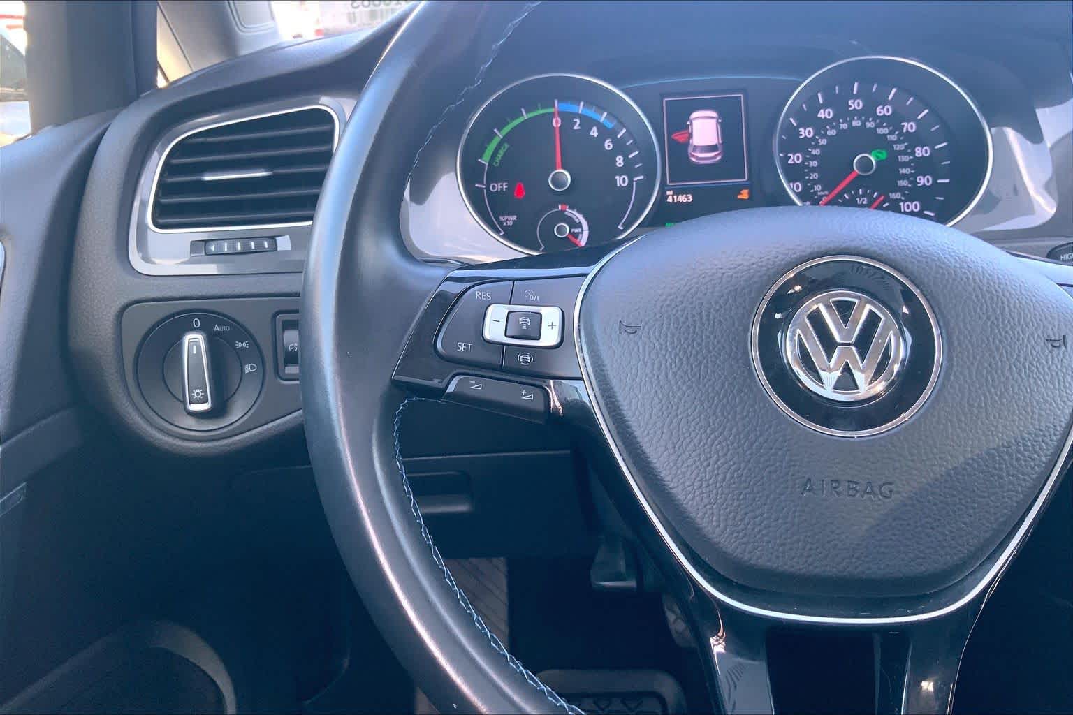 2019 Volkswagen e-Golf e-Golf SE - Photo 23