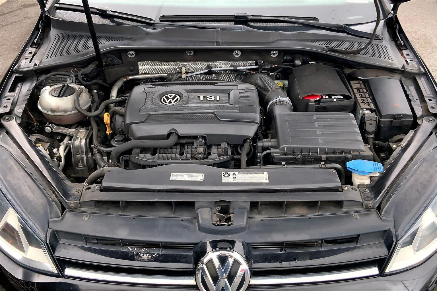 Thumbnail: 2016 Volkswagen Golf - 9
