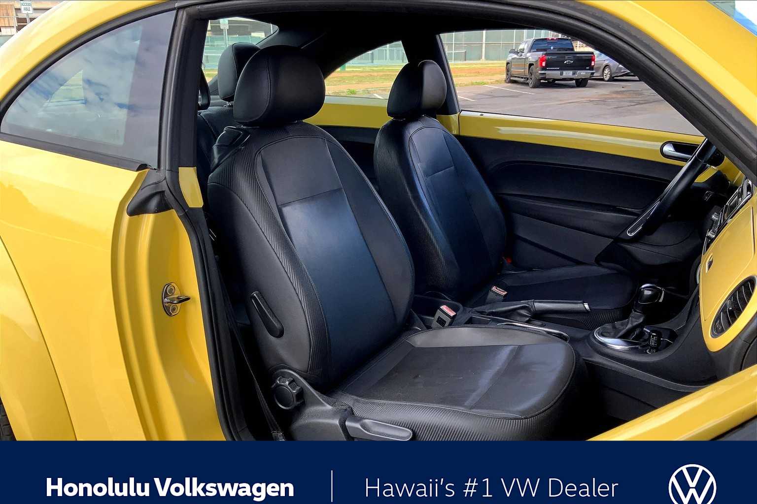Thumbnail: 2013 Volkswagen Beetle - 11