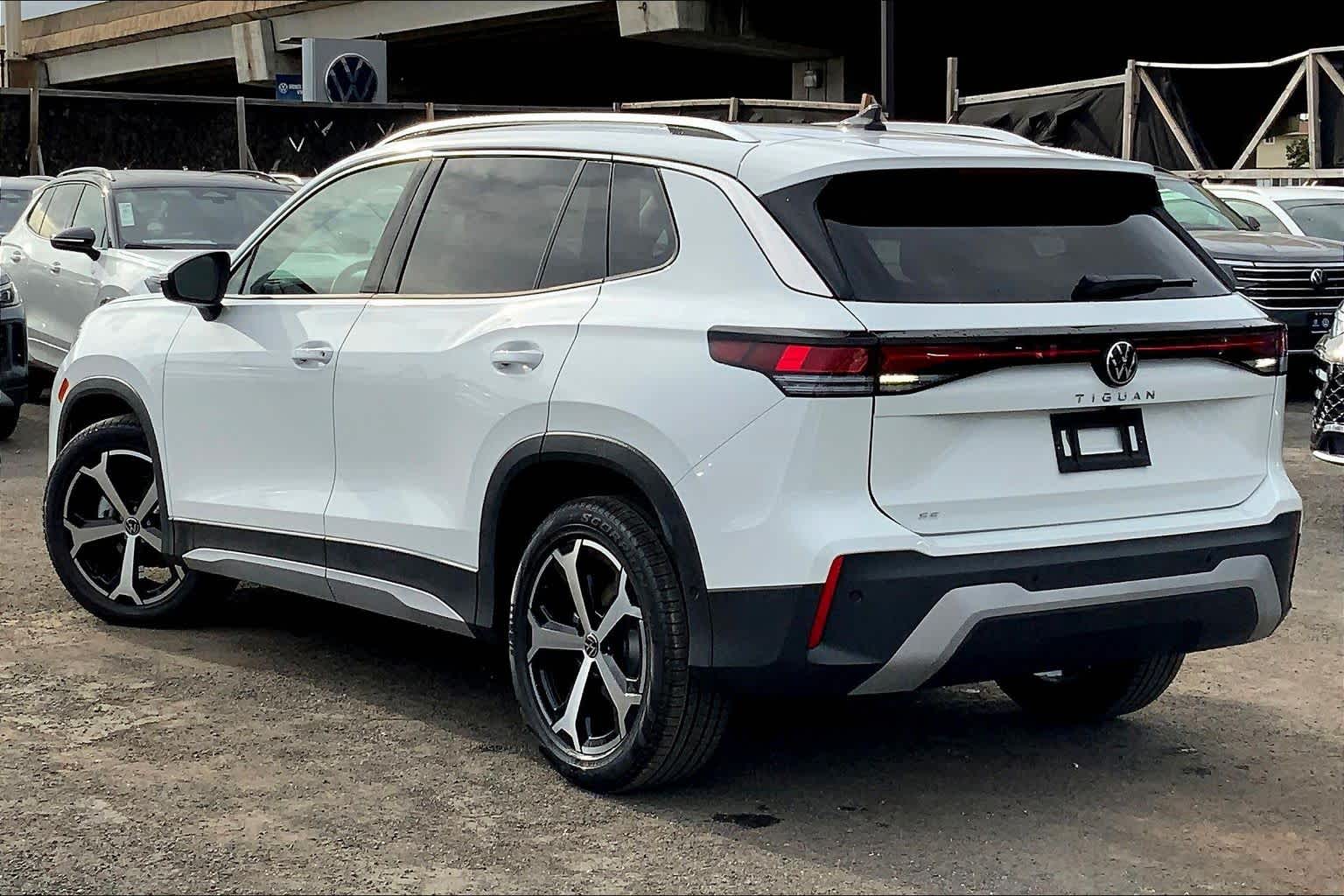 Thumbnail: 2026 Volkswagen Tiguan - 4