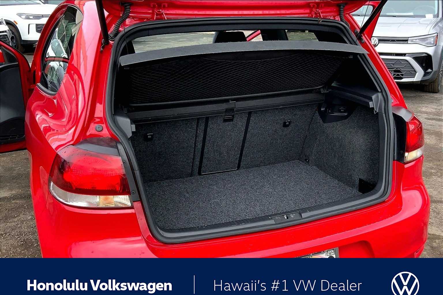 Thumbnail: 2011 Volkswagen Golf - 17