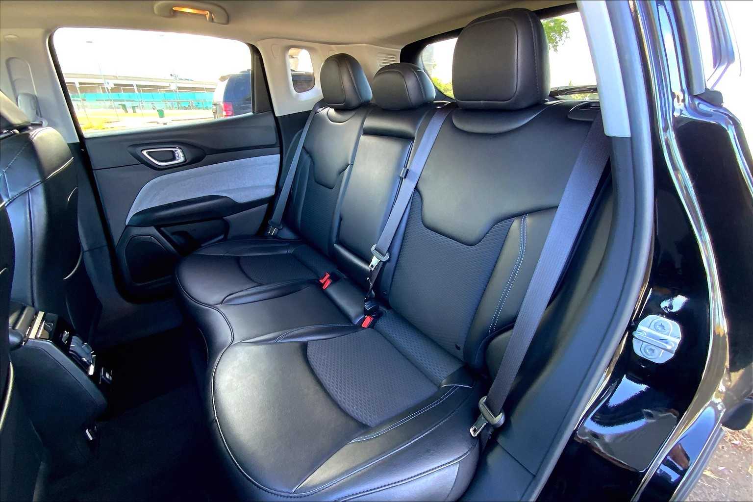 2022 Jeep Compass Latitude 28