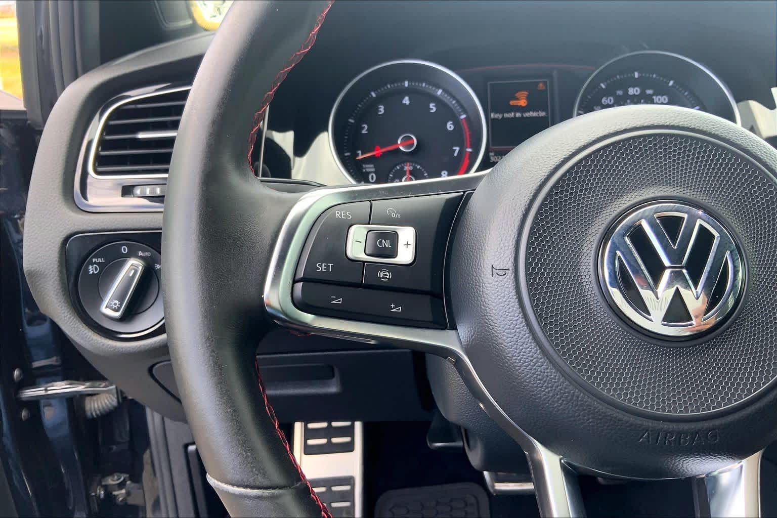 Thumbnail: 2021 Volkswagen Golf - 24