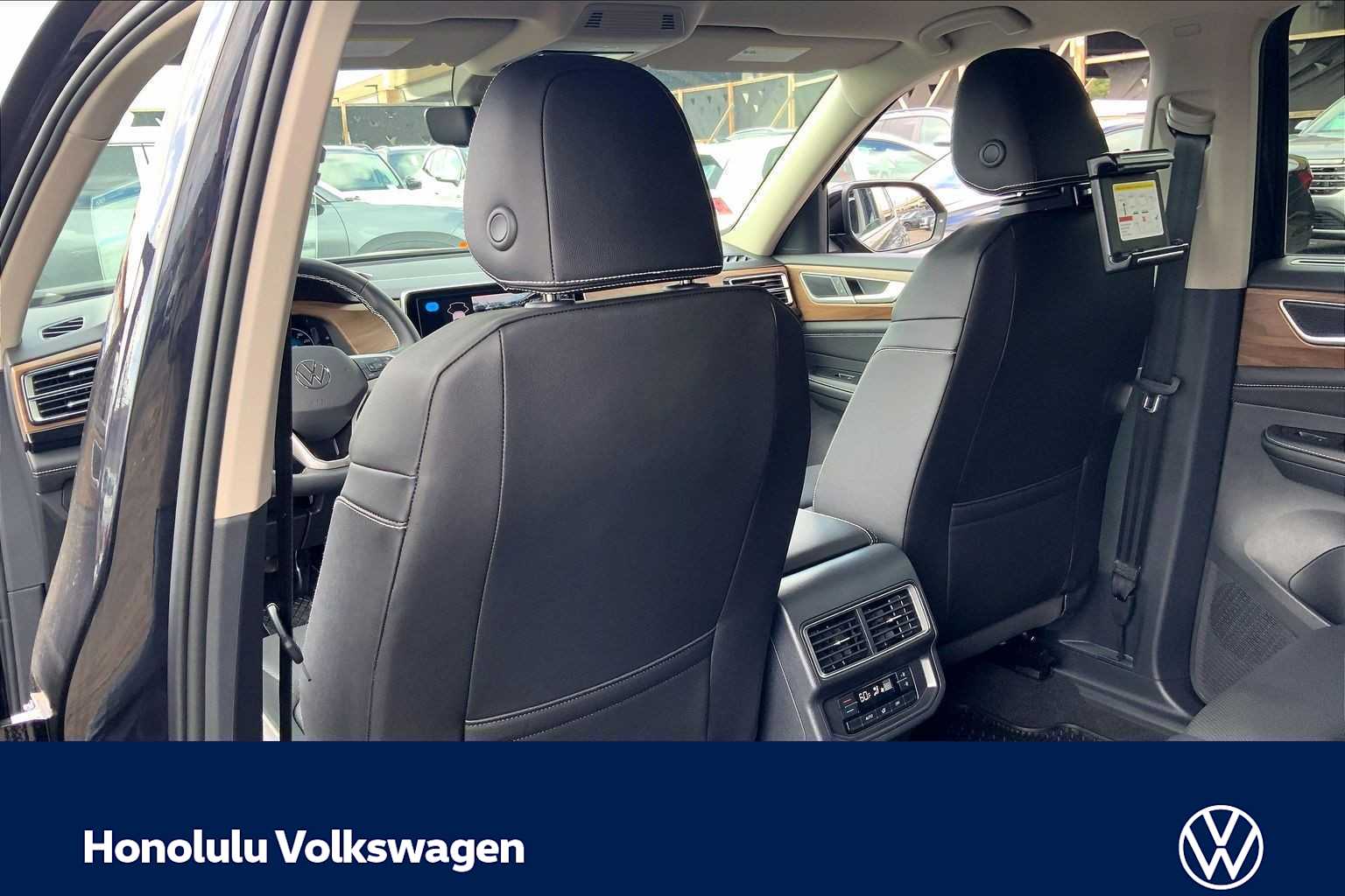 Thumbnail: 2026 Volkswagen Atlas - 12