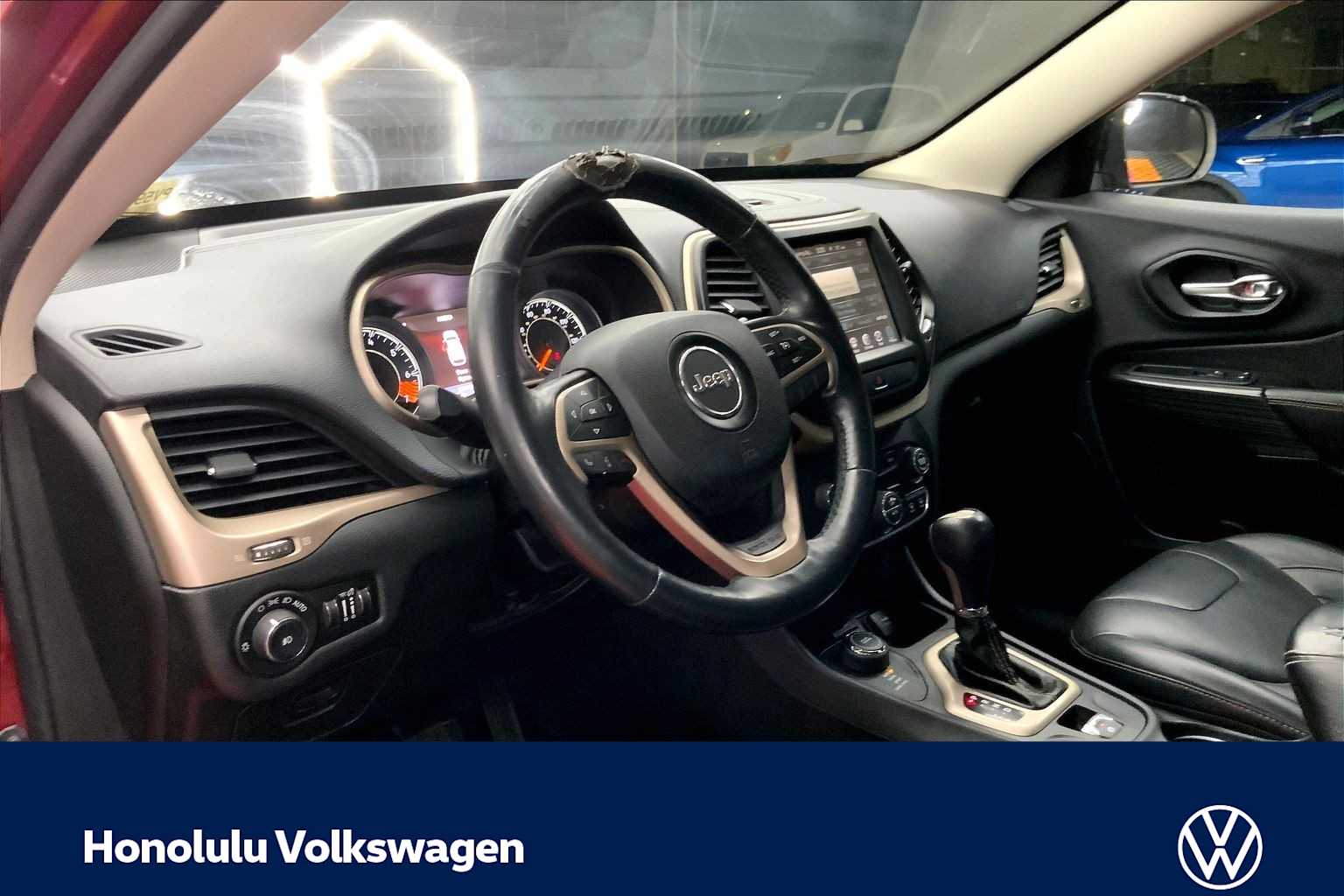 Used 2015 Jeep Cherokee Limited with VIN 1C4PJMDB4FW599960 for sale in Honolulu, HI