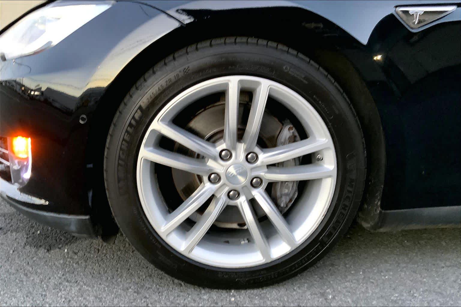 Thumbnail: 2015 Tesla Model S - 8