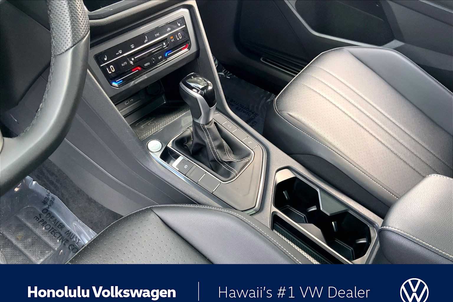 Thumbnail: 2022 Volkswagen Tiguan - 15