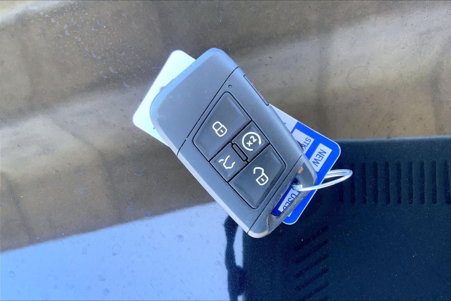 Thumbnail: 2022 Volkswagen Tiguan - 19