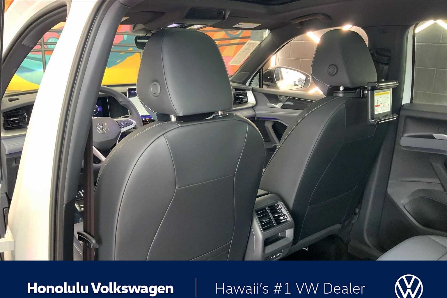 Thumbnail: 2025 Volkswagen Tiguan - 12