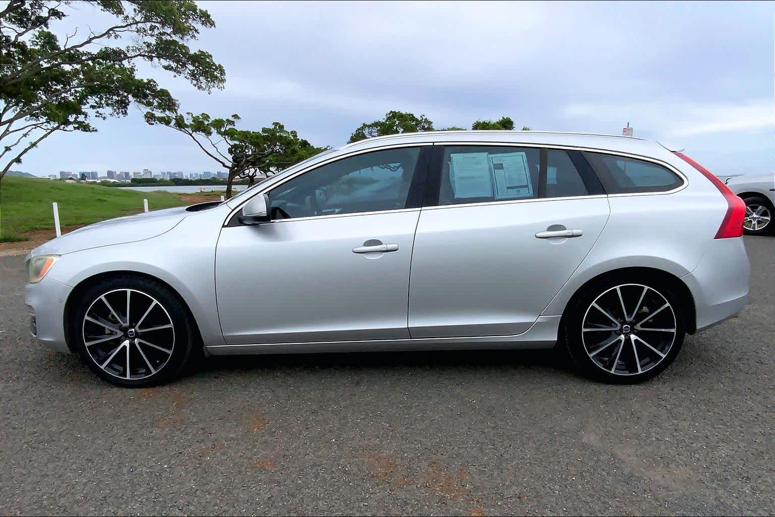 Thumbnail: 2016 Volvo V60 - 3