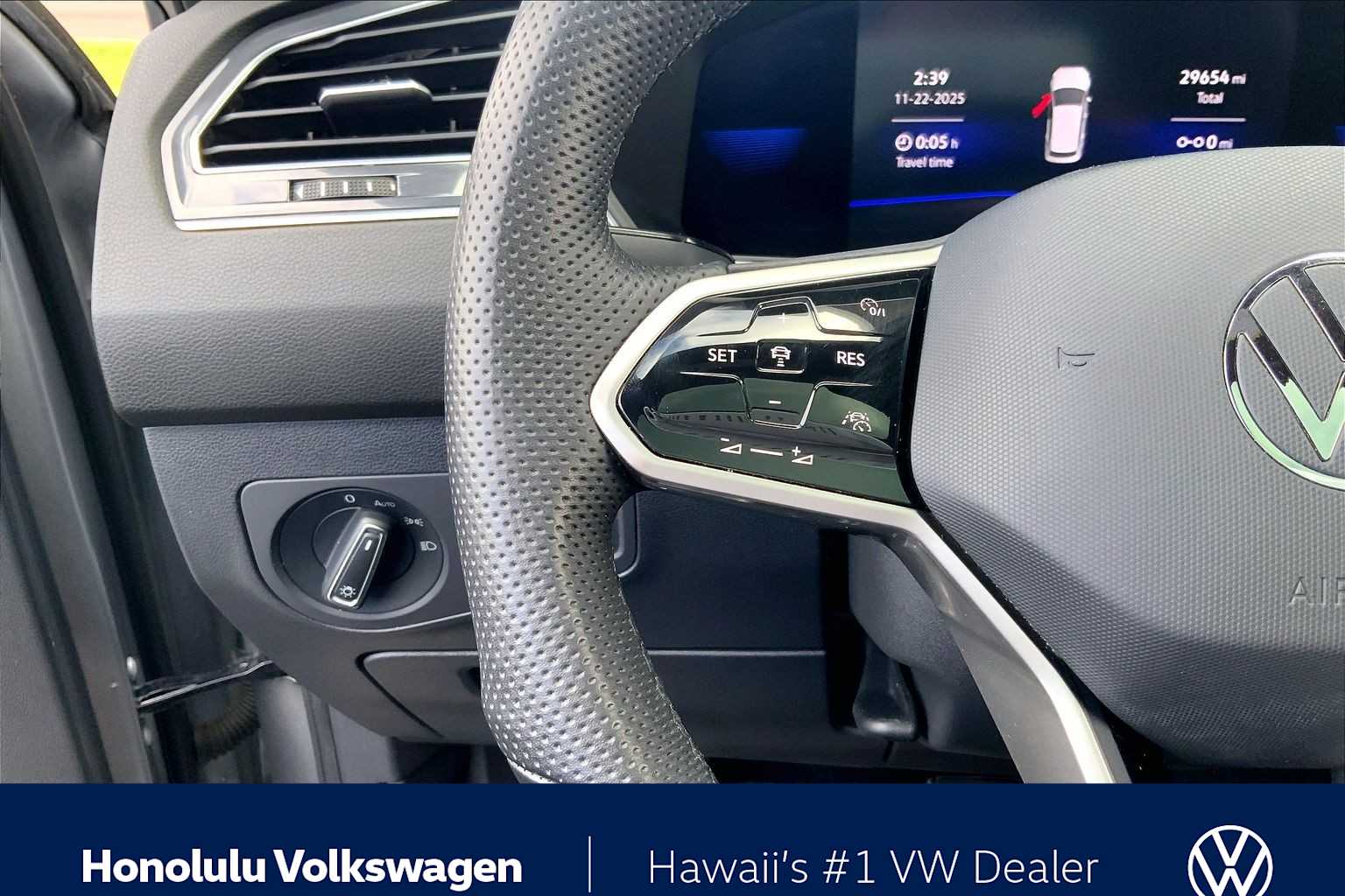 Thumbnail: 2022 Volkswagen Tiguan - 23