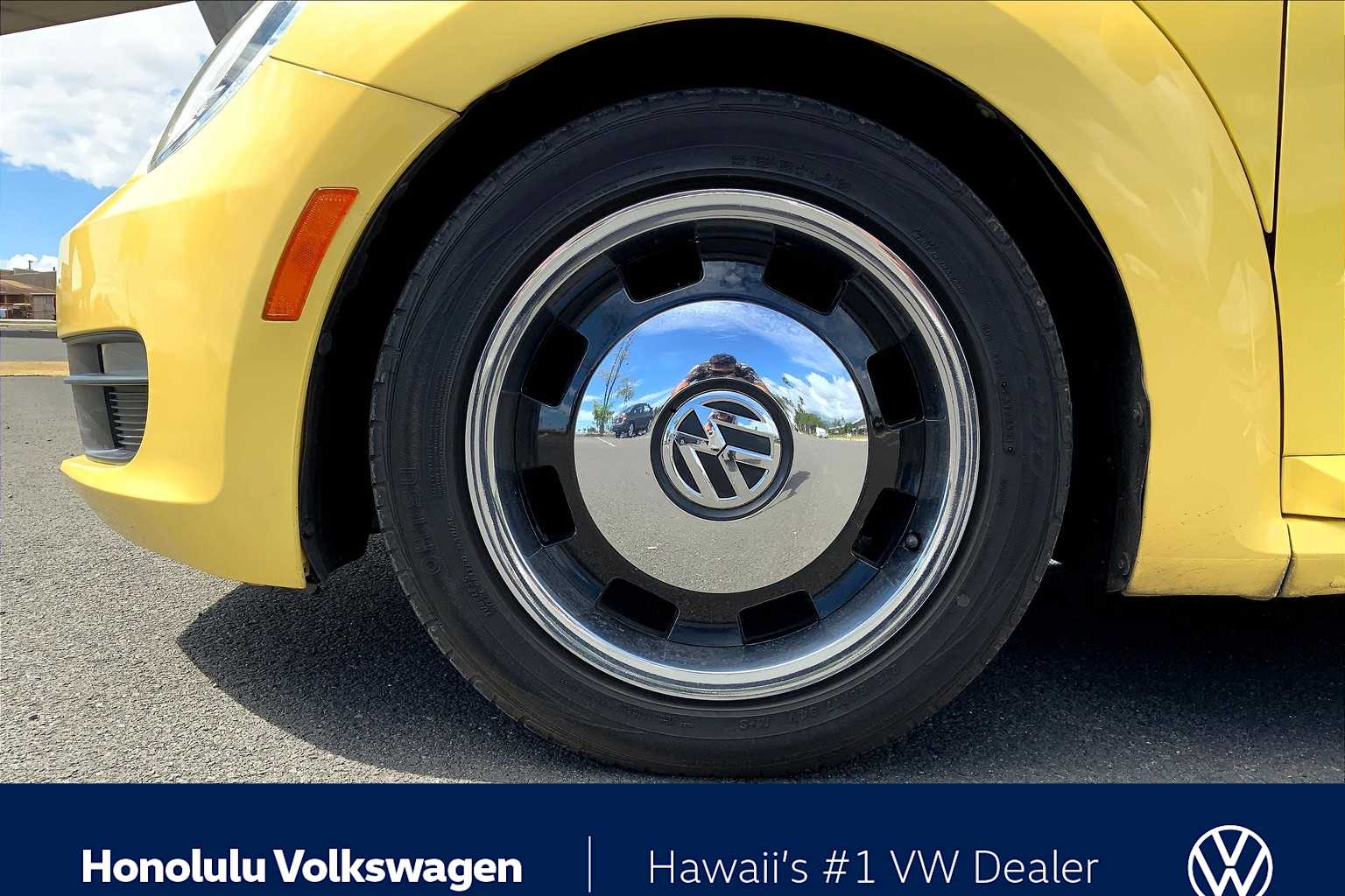 Thumbnail: 2013 Volkswagen Beetle - 8