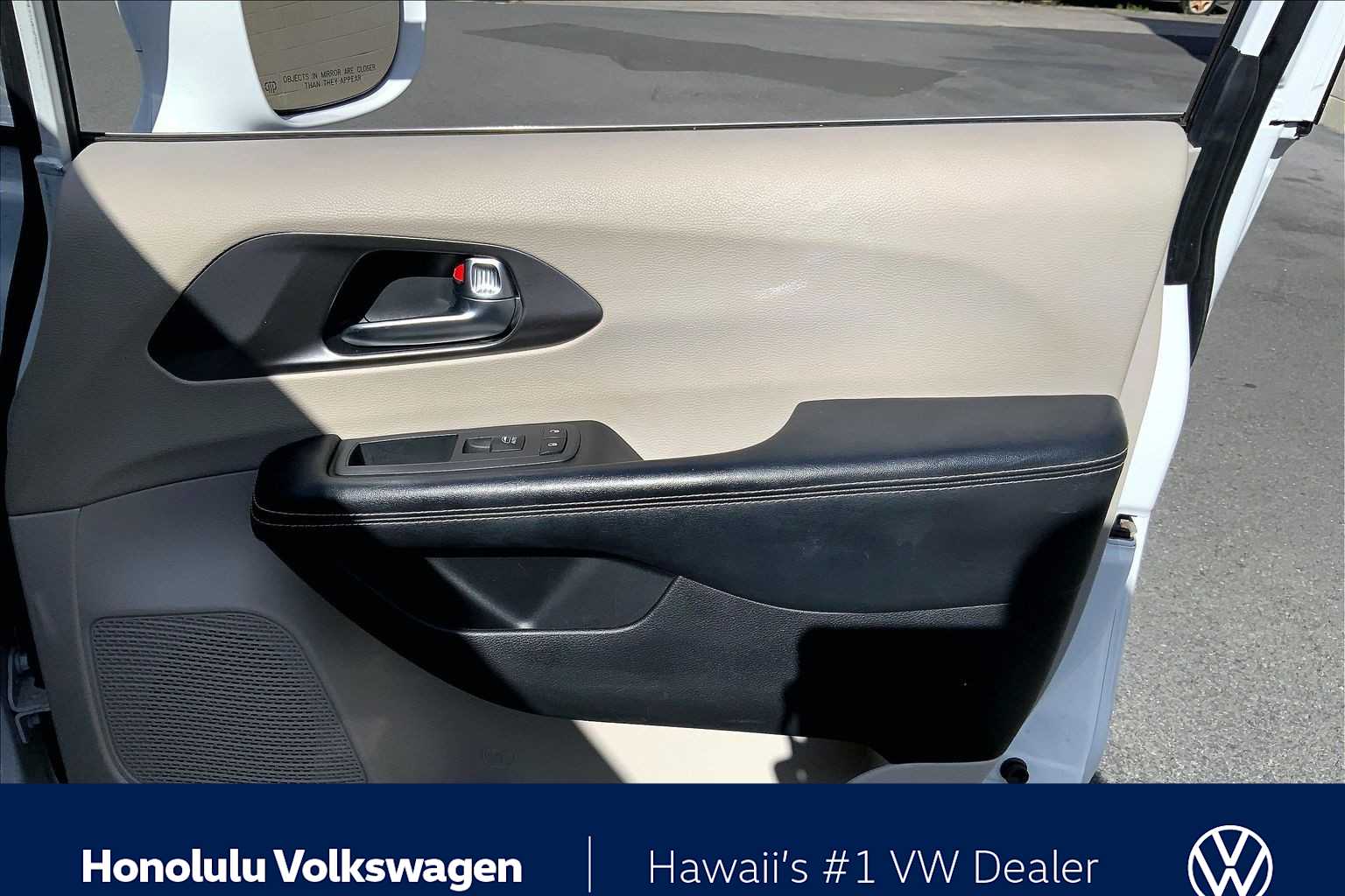 Thumbnail: 2022 Chrysler Pacifica - 27