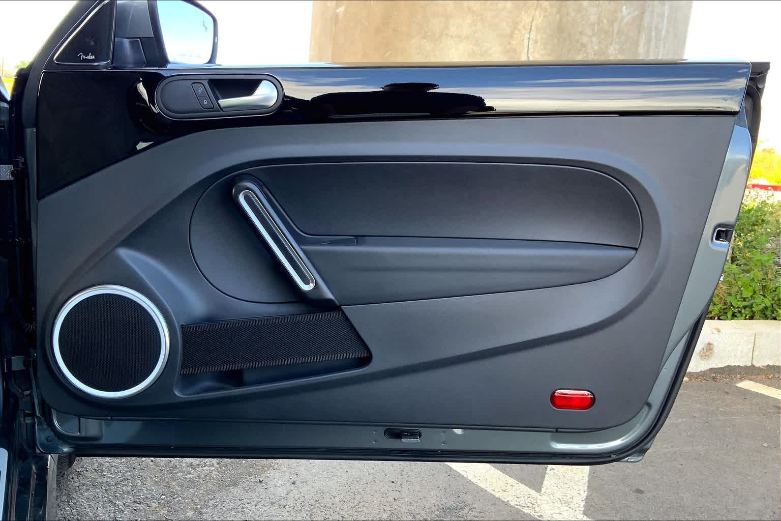 Thumbnail: 2019 Volkswagen Beetle - 26