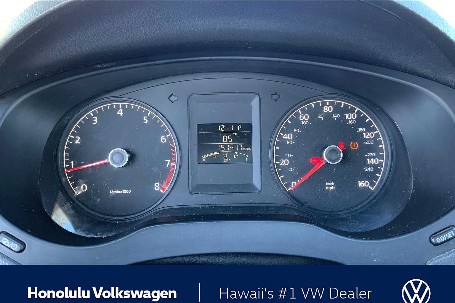 Thumbnail: 2013 Volkswagen Jetta - 16
