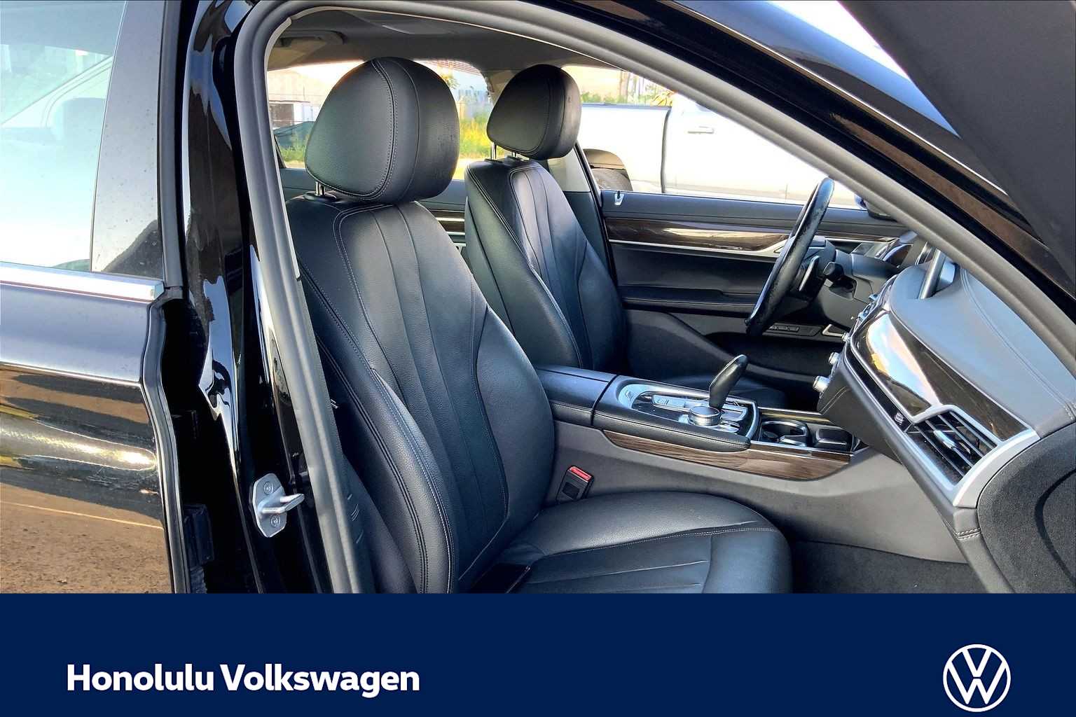 Thumbnail: 2019 BMW 7 Series - 12