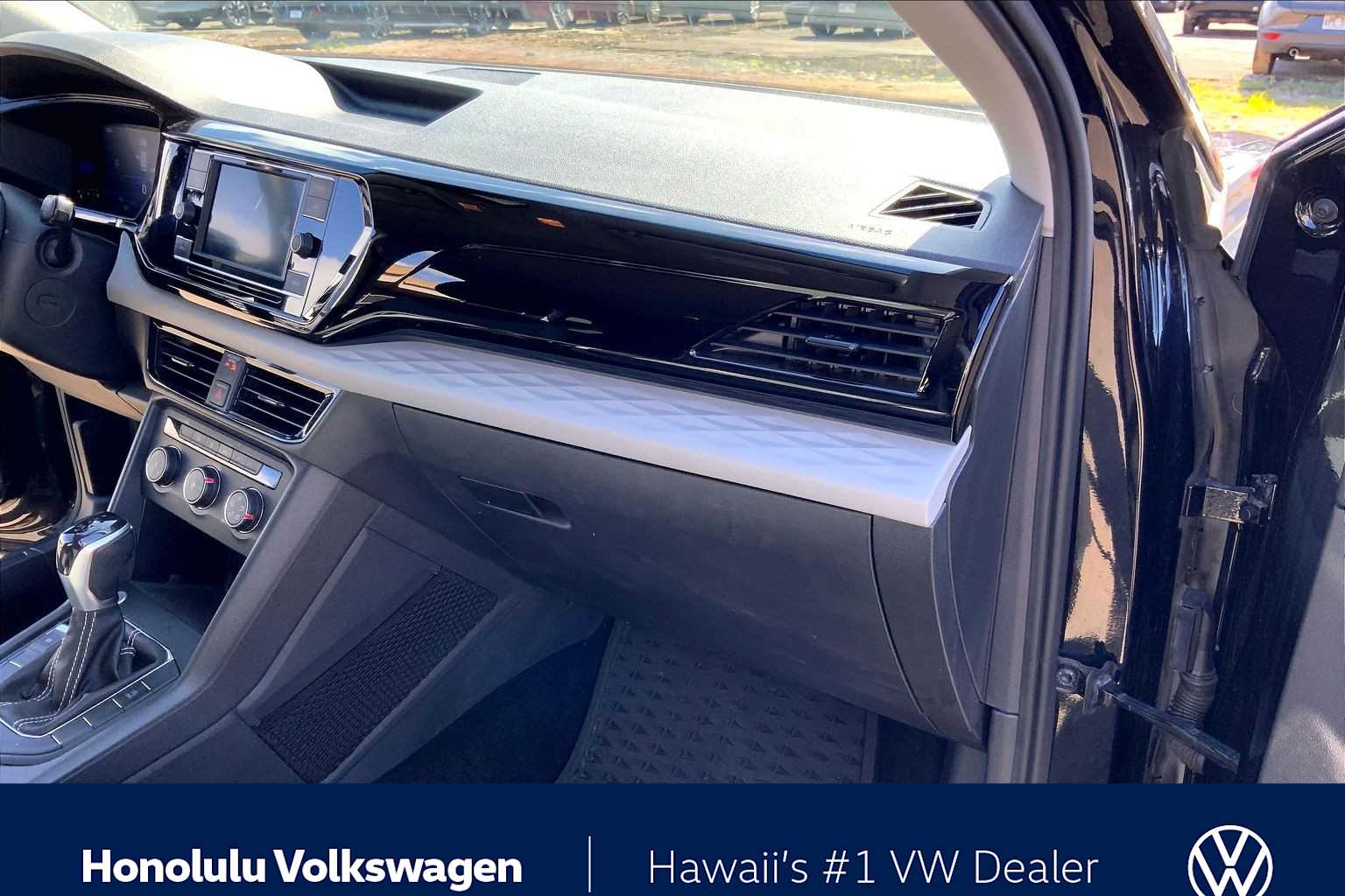 Thumbnail: 2022 Volkswagen Taos - 22