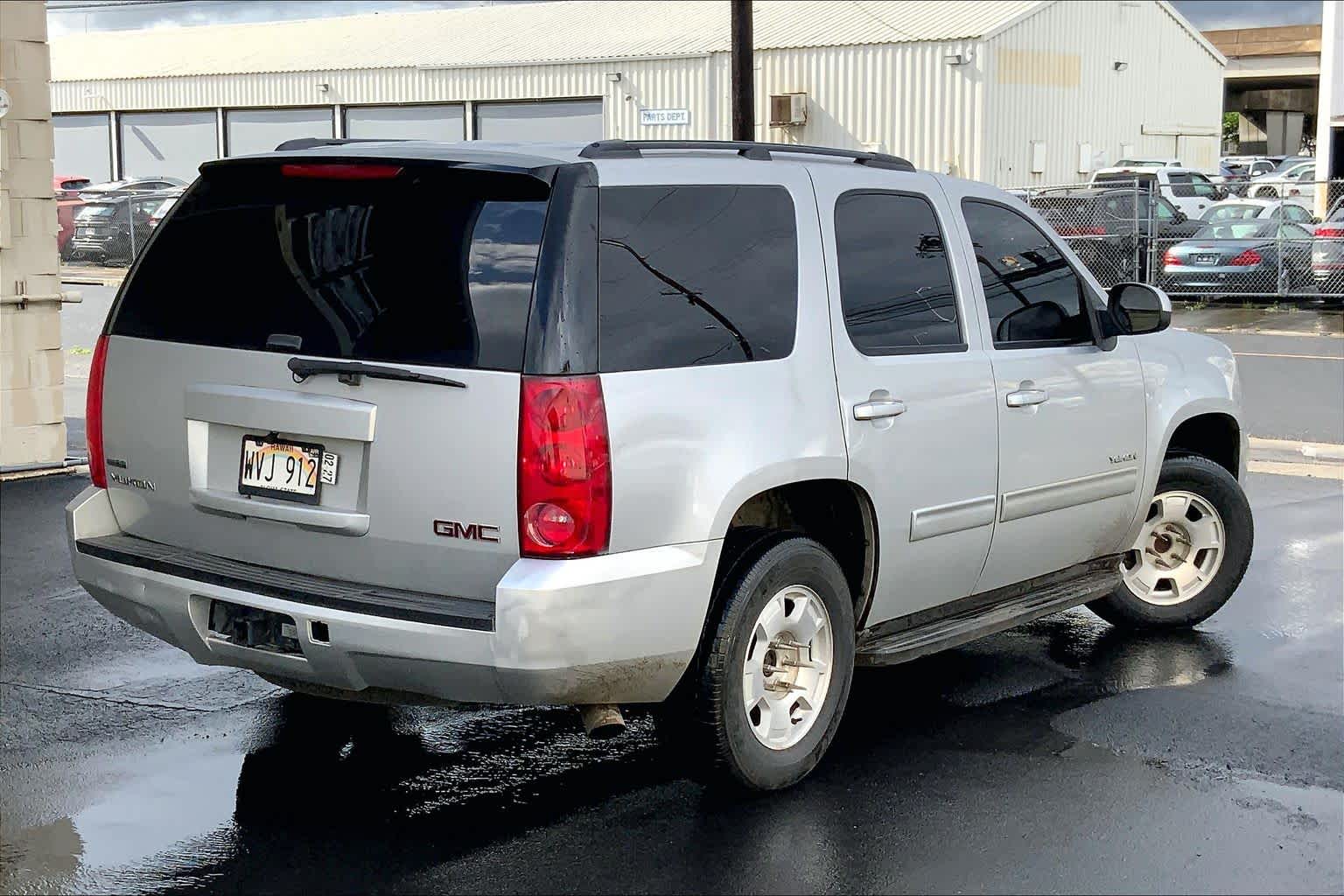 Thumbnail: 2011 GMC Yukon - 22