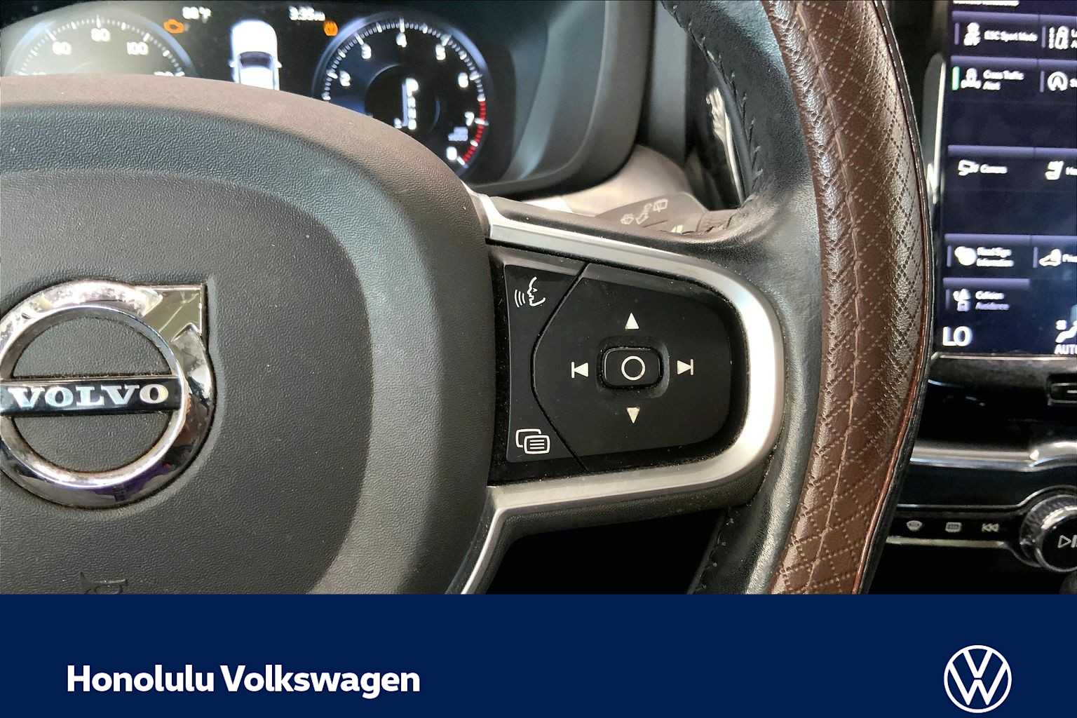 Thumbnail: 2020 Volvo XC60 - 24