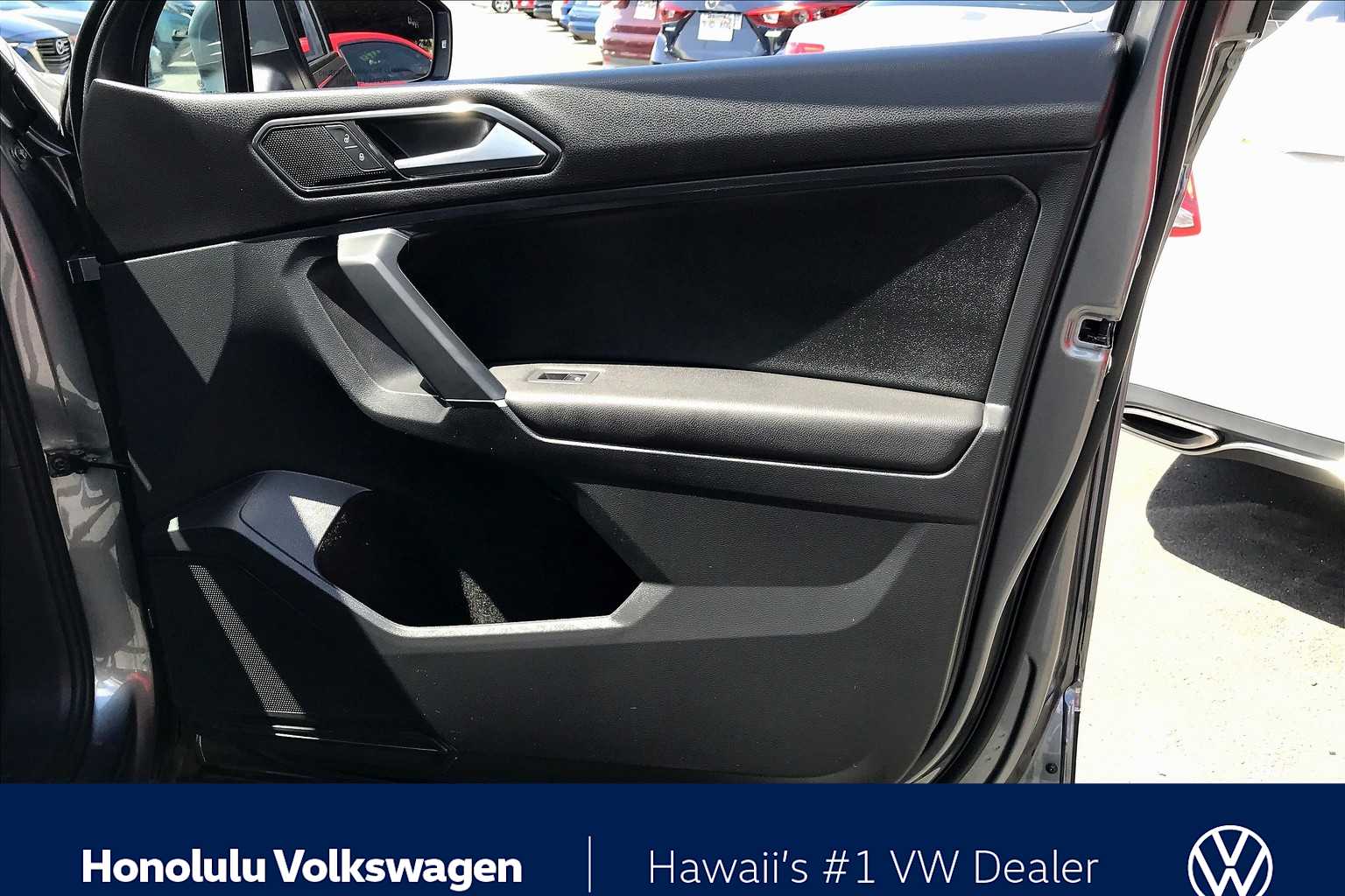 Thumbnail: 2018 Volkswagen Tiguan - 23