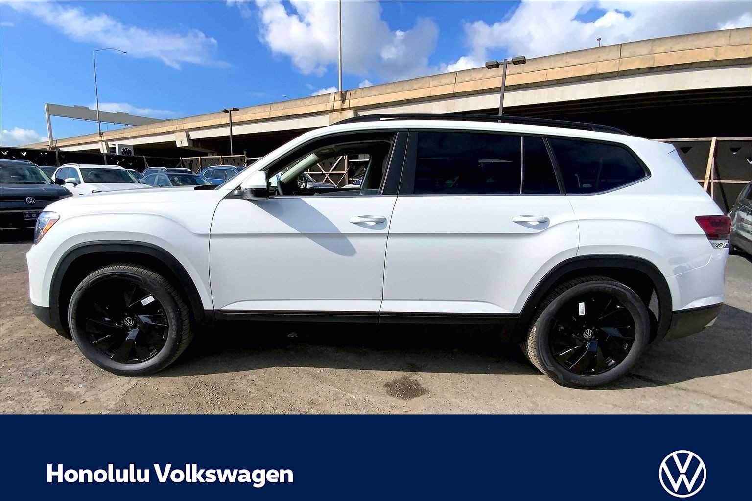 Thumbnail: 2026 Volkswagen Atlas - 3