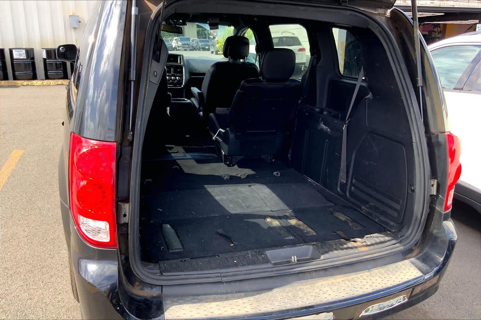 Thumbnail: 2019 Dodge Grand Caravan - 18