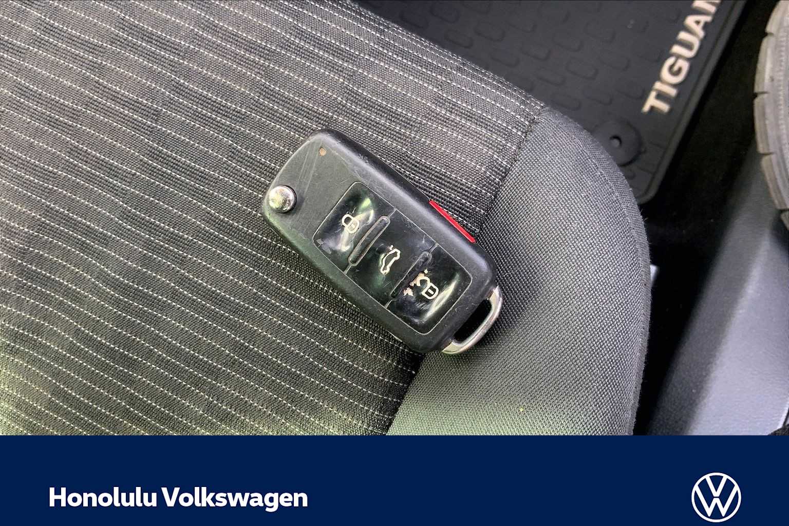 Thumbnail: 2013 Volkswagen Tiguan - 18