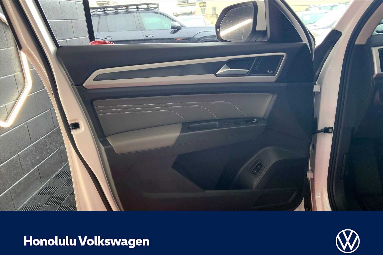 Thumbnail: 2022 Volkswagen Atlas - 27