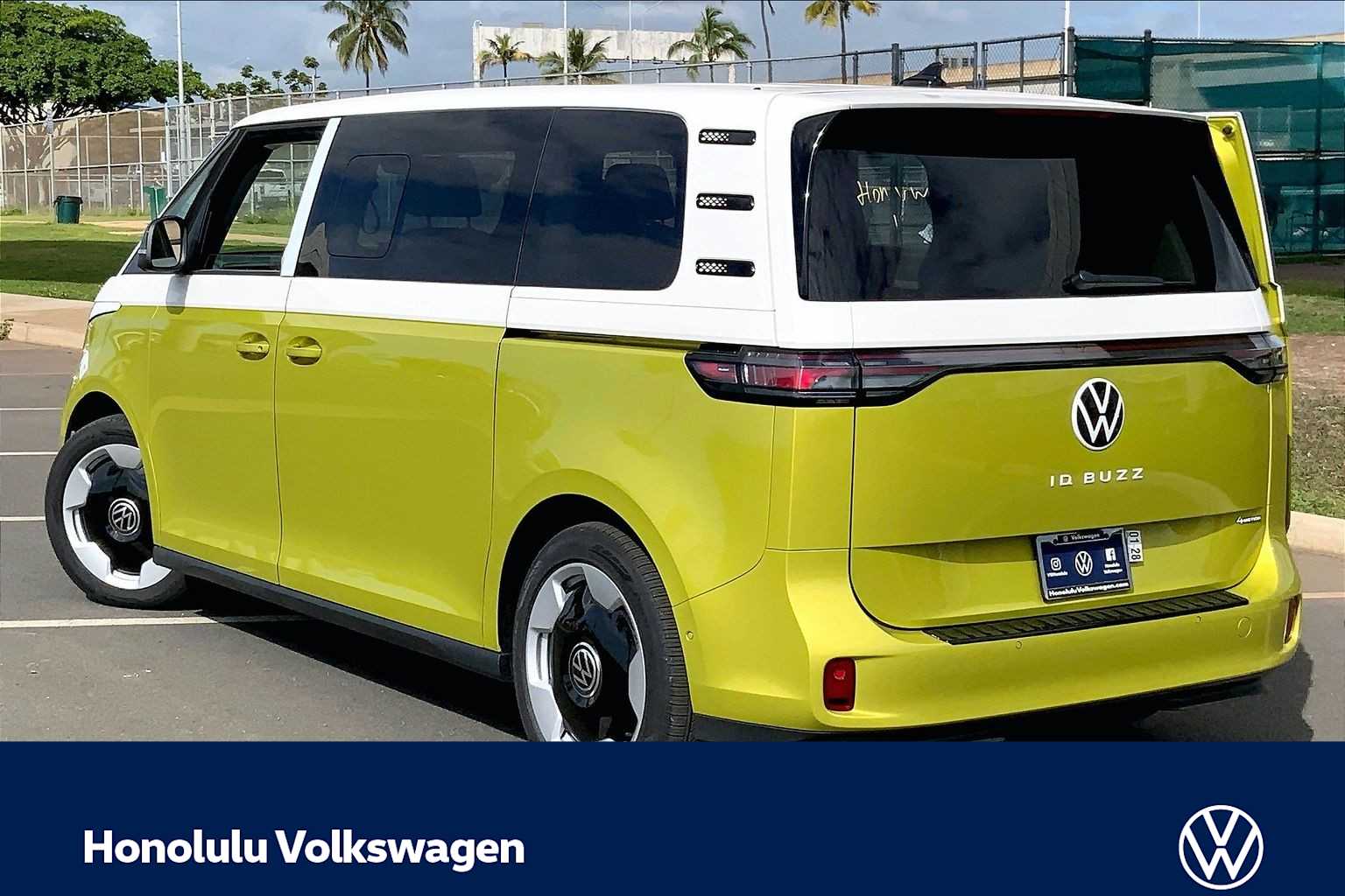 Thumbnail: 2025 Volkswagen ID.Buzz - 4