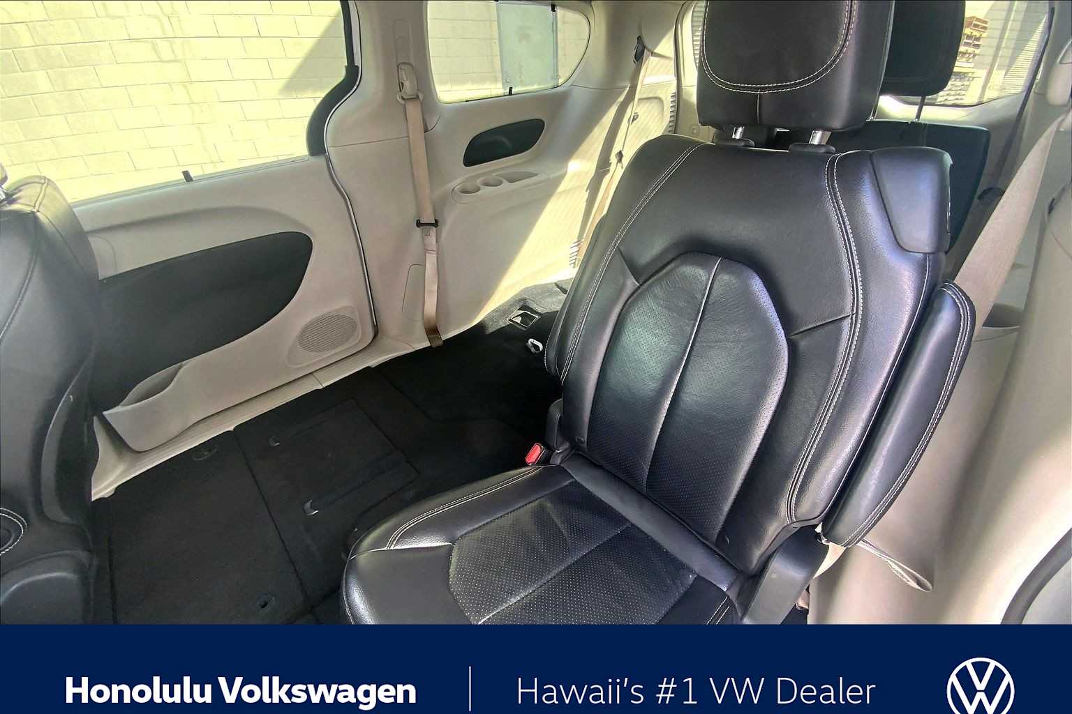 Thumbnail: 2022 Chrysler Pacifica - 28