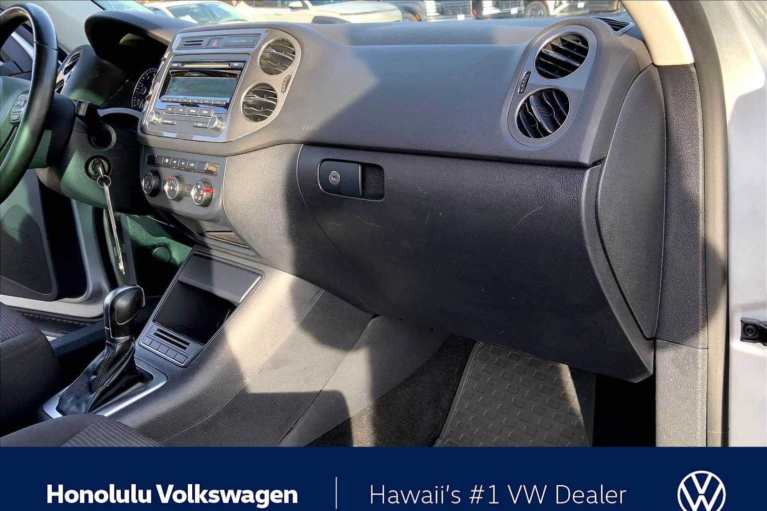 Thumbnail: 2013 Volkswagen Tiguan - 22