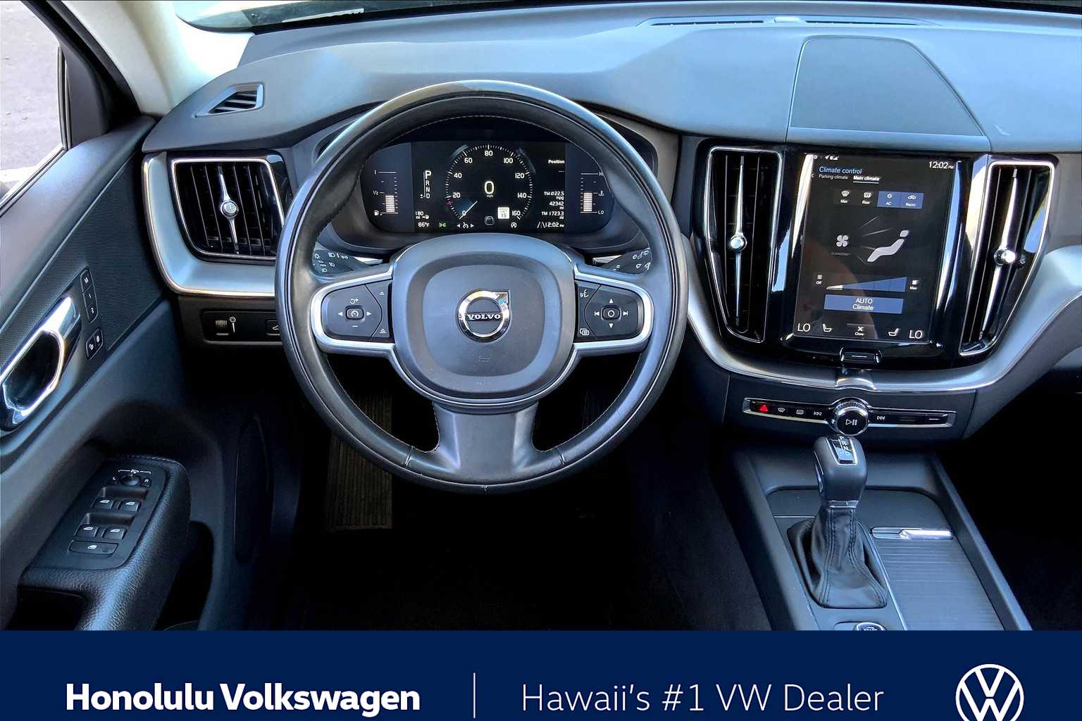 Thumbnail: 2018 Volvo XC60 - 13