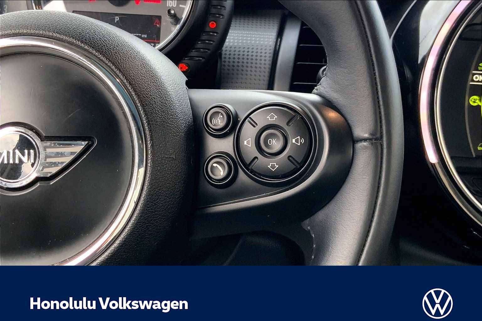 Thumbnail: 2017 MINI Cooper Hardtop - 24